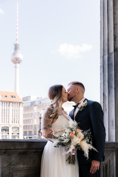 Hochzeitsfotografie-Standesamt-Berlin-Mitte-Museumsinsel-Berlin